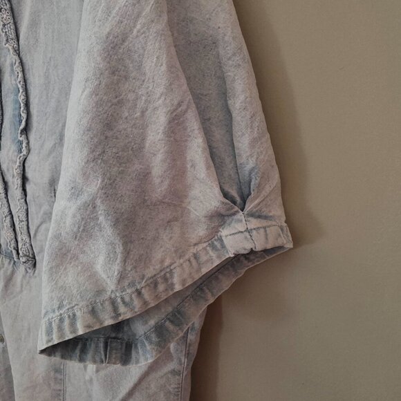 Jordache Vintage Woman's Faded Blue Button Up Short Sleeve Top Sz Large - Picture 7 of 9